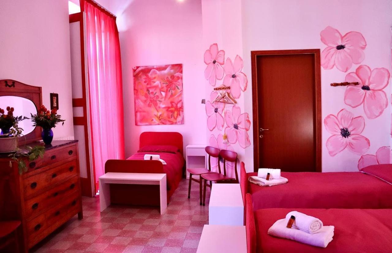 Casa di Chiara Hostel Crotone Bagian luar foto