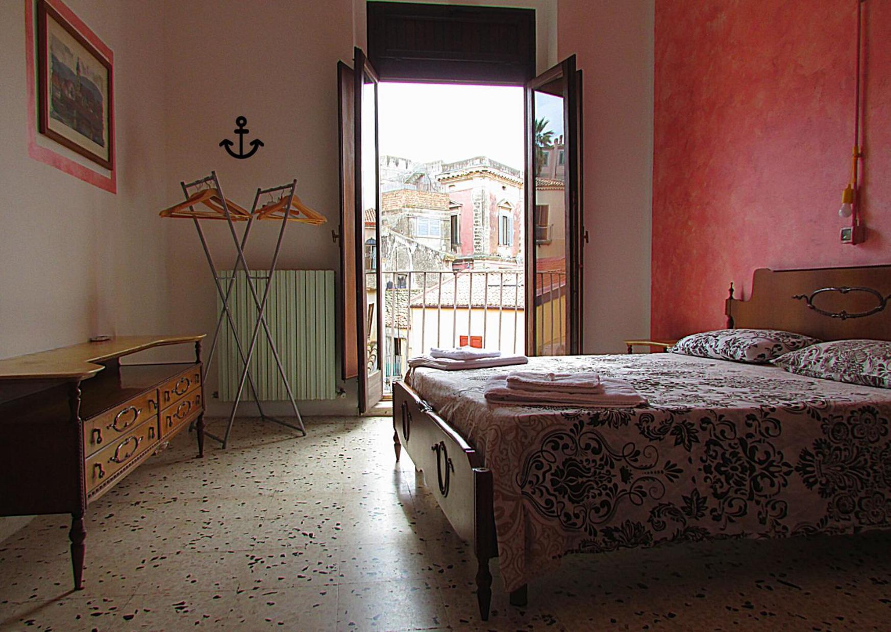 Casa di Chiara Hostel Crotone Bagian luar foto