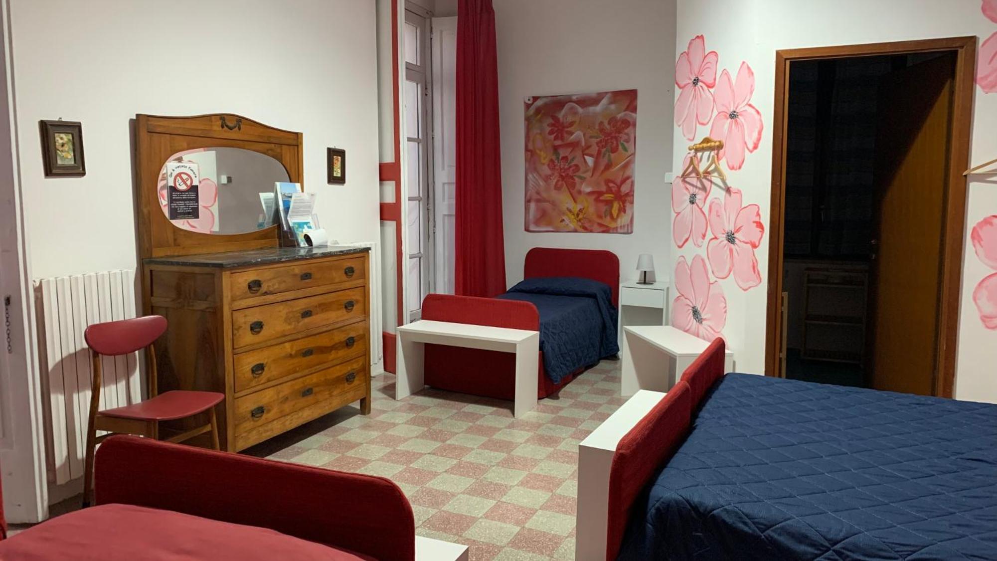 Casa di Chiara Hostel Crotone Bagian luar foto