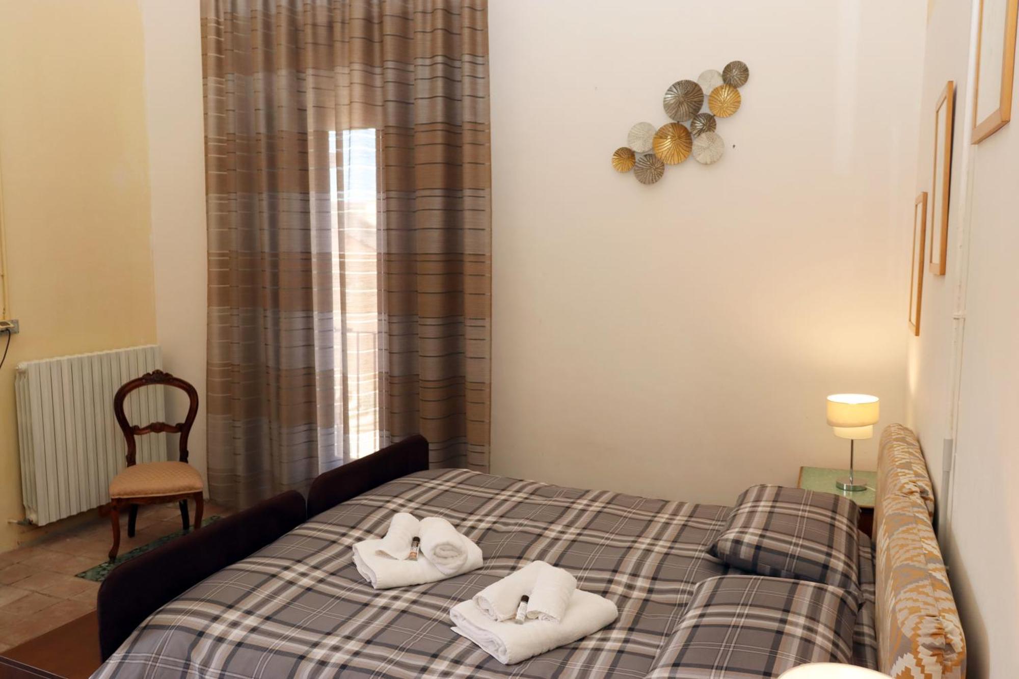 Casa di Chiara Hostel Crotone Bagian luar foto